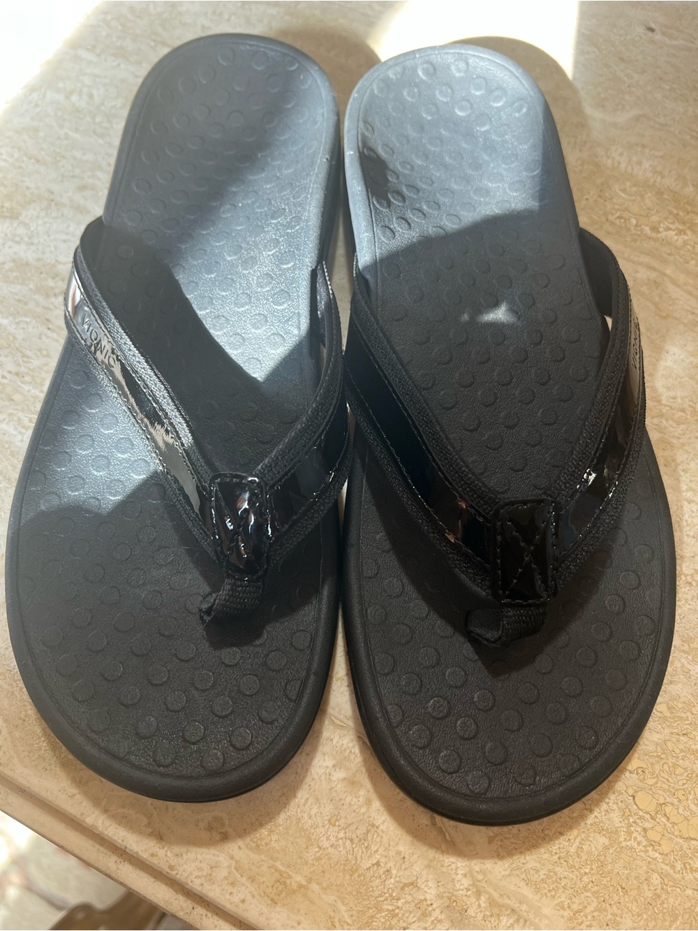 Vionic Black Patent Strap Flip Flop Sandals
